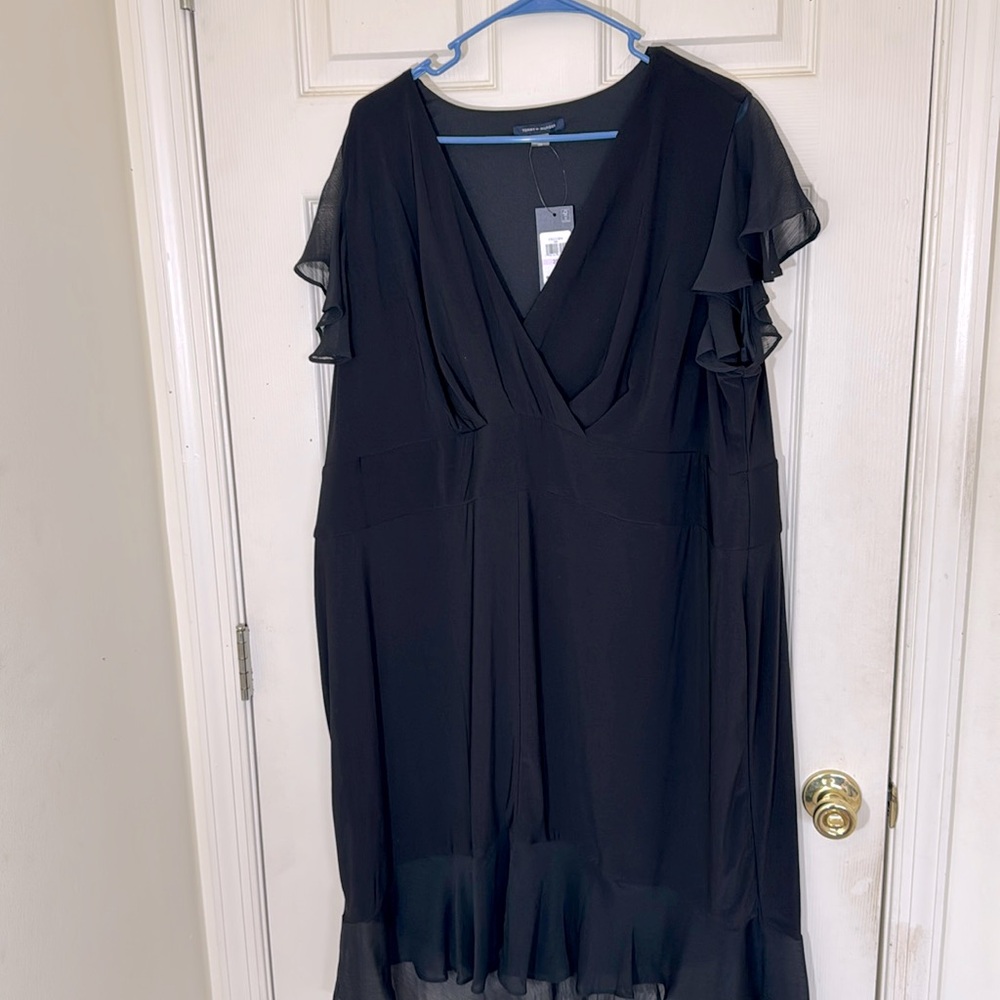 NWT Tommy Hilfiger Women’s Black Dress Size 22 W High-Low Cut